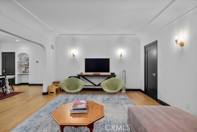 1116 S Highland Avenue, Los Angeles, CA 90019