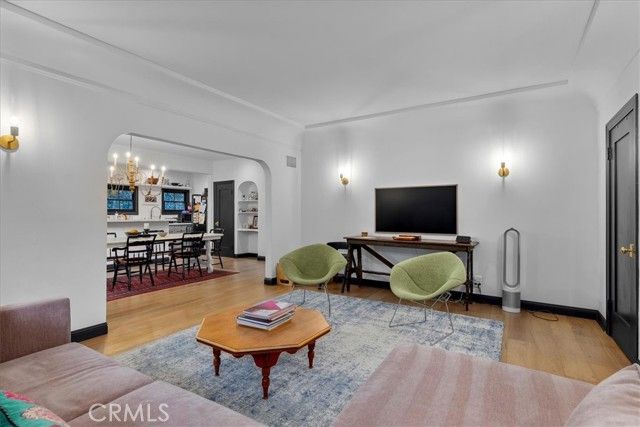 1116 S Highland Avenue, Los Angeles, CA 90019