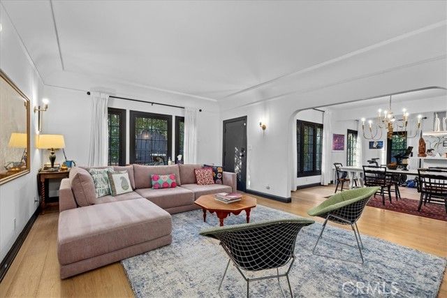 1116 S Highland Avenue, Los Angeles, CA 90019