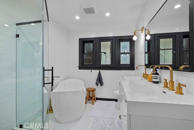 1116 S Highland Avenue, Los Angeles, CA 90019