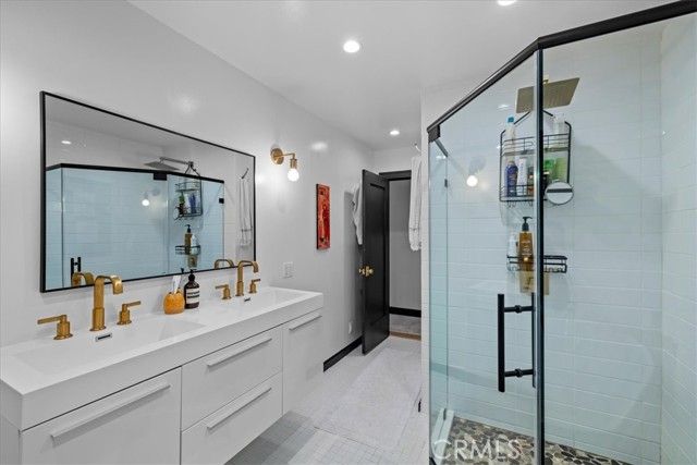 1116 S Highland Avenue, Los Angeles, CA 90019