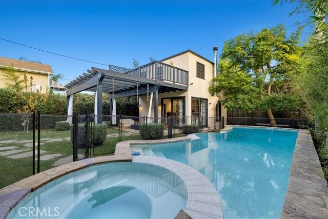 1116 S Highland Avenue, Los Angeles, CA 90019