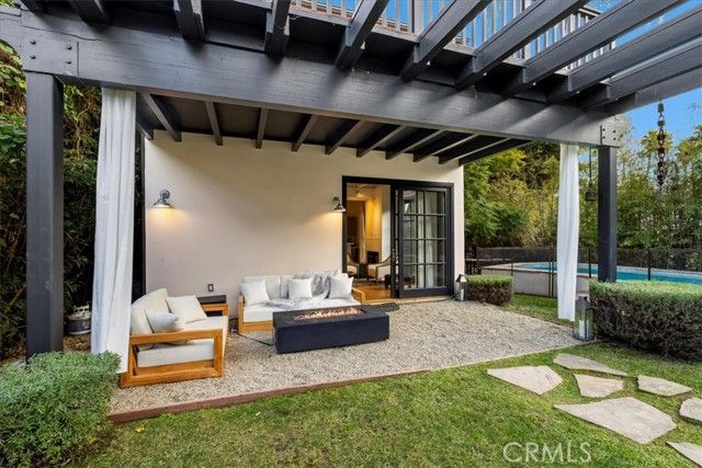 1116 S Highland Avenue, Los Angeles, CA 90019