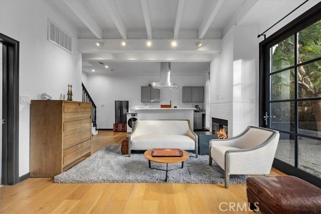 1116 S Highland Avenue, Los Angeles, CA 90019