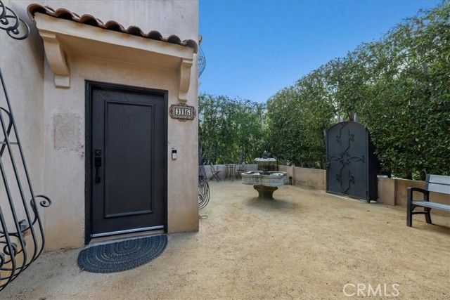 1116 S Highland Avenue, Los Angeles, CA 90019