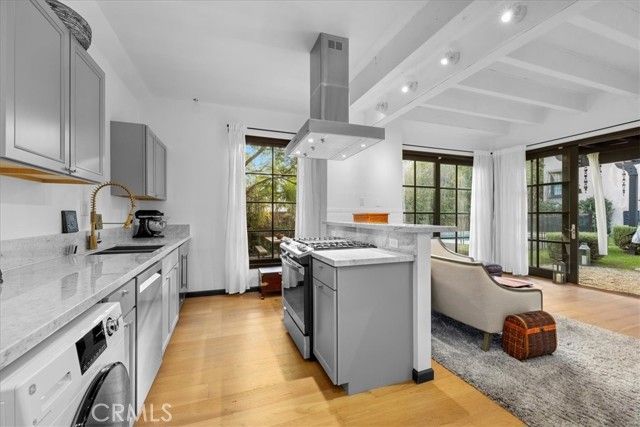 1116 S Highland Avenue, Los Angeles, CA 90019