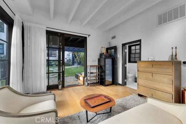 1116 S Highland Avenue, Los Angeles, CA 90019