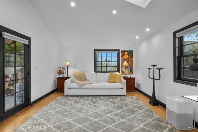 1116 S Highland Avenue, Los Angeles, CA 90019