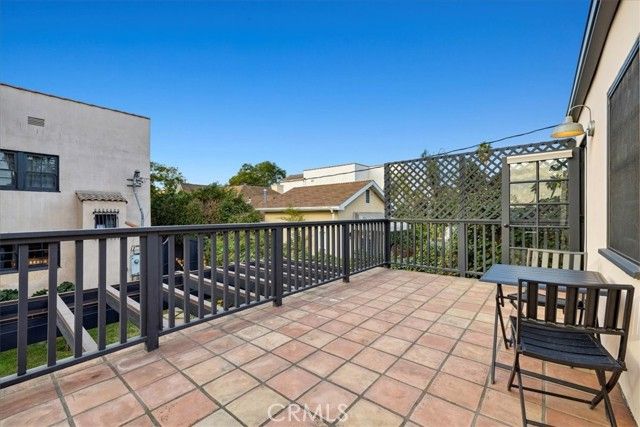 1116 S Highland Avenue, Los Angeles, CA 90019