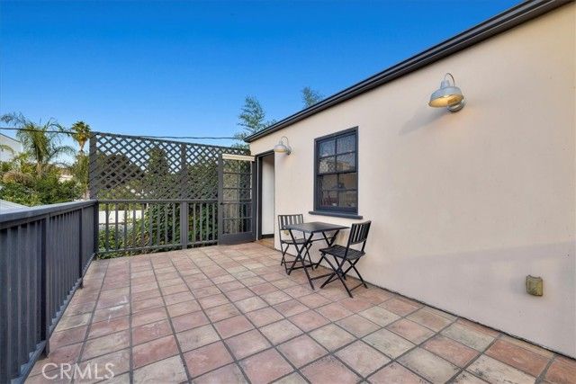 1116 S Highland Avenue, Los Angeles, CA 90019