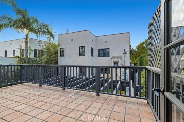 1116 S Highland Avenue, Los Angeles, CA 90019