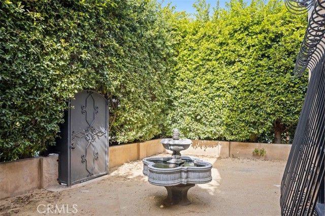 1116 S Highland Avenue, Los Angeles, CA 90019