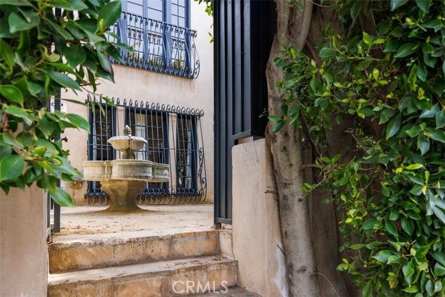 1116 S Highland Avenue, Los Angeles, CA 90019