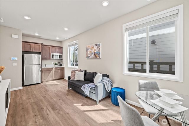 32943 Ash Avenue SE, Black Diamond, WA 98010