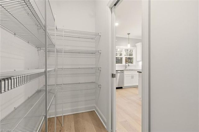 3961 Rookwood Lane, Winston-salem, NC 27106