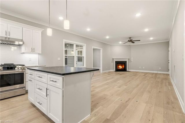 3961 Rookwood Lane, Winston-salem, NC 27106