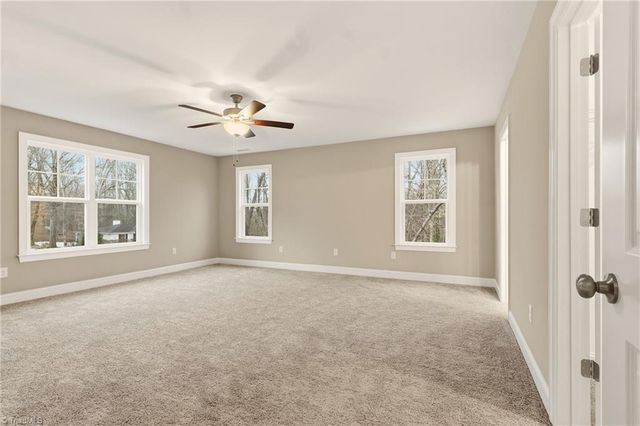 3961 Rookwood Lane, Winston-salem, NC 27106