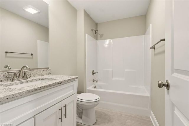 3961 Rookwood Lane, Winston-salem, NC 27106