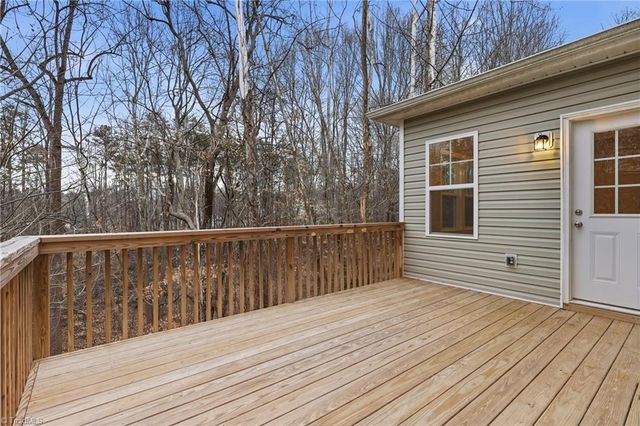 3961 Rookwood Lane, Winston-salem, NC 27106