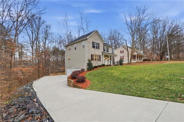 3961 Rookwood Lane, Winston-salem, NC 27106