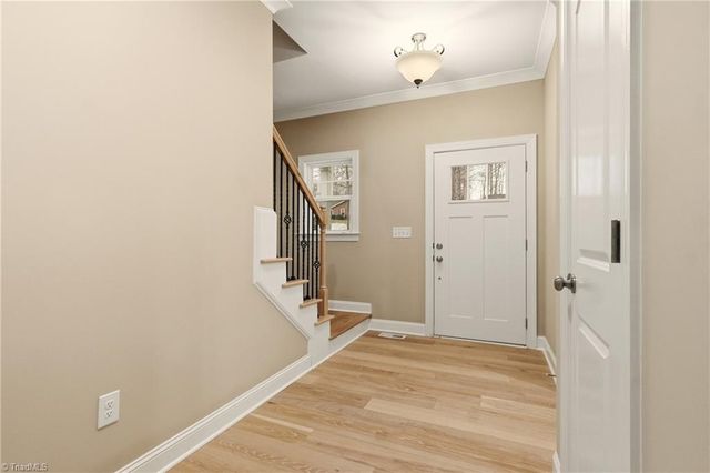 3961 Rookwood Lane, Winston-salem, NC 27106