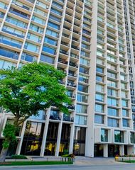 3200 N Lake Shore Drive 502, Chicago, IL 60657