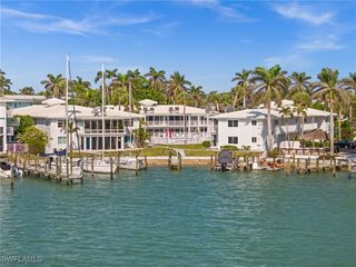 342 Harbour DR 342, Naples, FL 34103