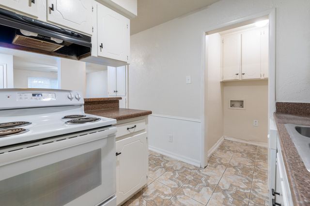 756 E Pecan Street 756, Hurst, TX 76053