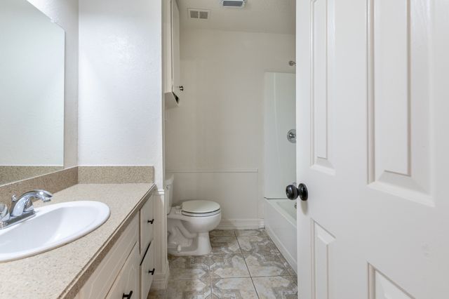756 E Pecan Street 756, Hurst, TX 76053