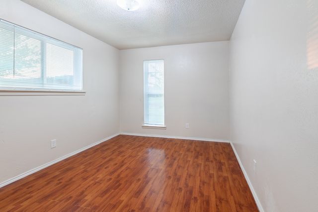 756 E Pecan Street 756, Hurst, TX 76053