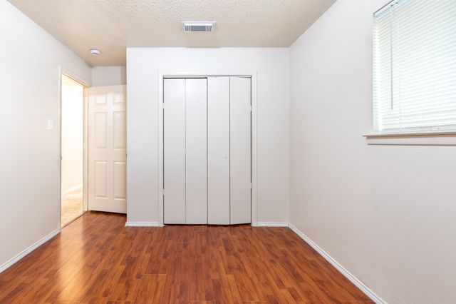 756 E Pecan Street 756, Hurst, TX 76053