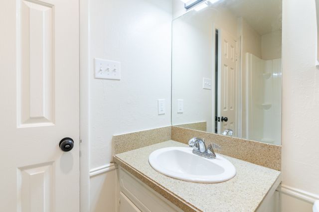 756 E Pecan Street 756, Hurst, TX 76053