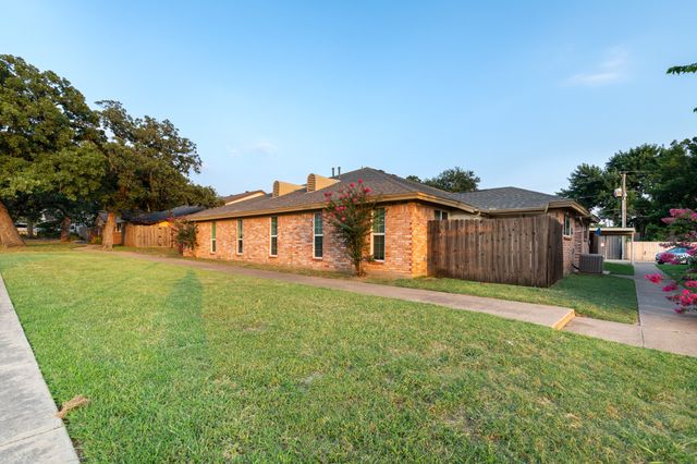 756 E Pecan Street 756, Hurst, TX 76053