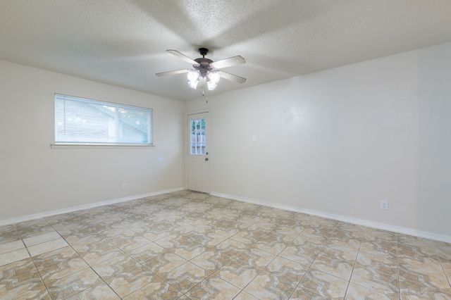 756 E Pecan Street 756, Hurst, TX 76053