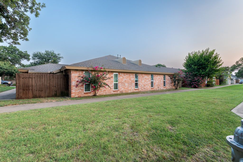 756 E Pecan Street 756, Hurst, TX 76053