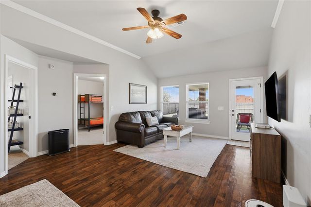 609 SW 6th Street, Oklahoma City, OK 73160