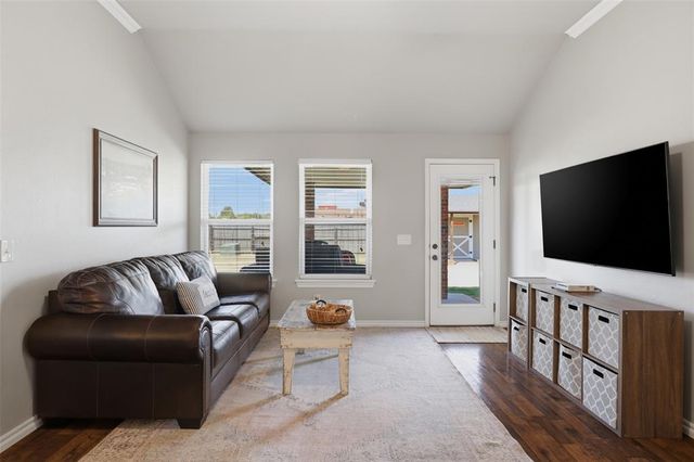 609 SW 6th Street, Oklahoma City, OK 73160