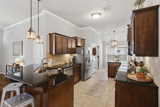 609 SW 6th Street, Oklahoma City, OK 73160
