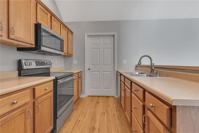 79 Nicholas Dr, Brighton Twp, PA 15009