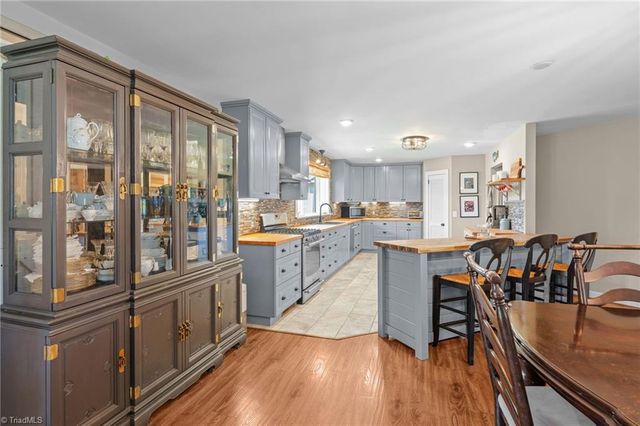 4056 Beaver Brook Road, Clemmons, NC 27012