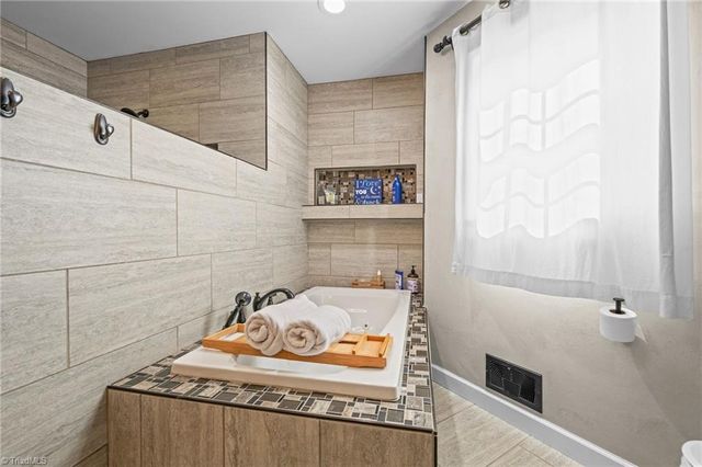 4056 Beaver Brook Road, Clemmons, NC 27012