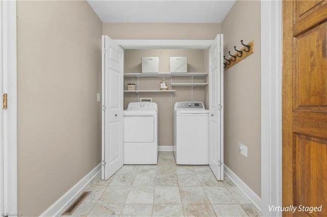 4056 Beaver Brook Road, Clemmons, NC 27012