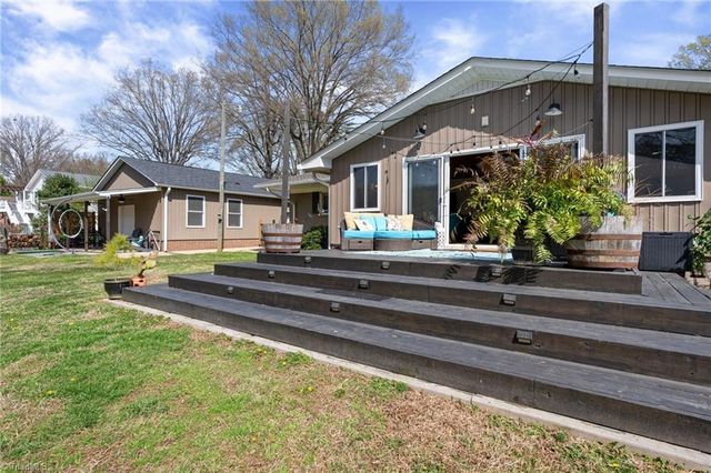 4056 Beaver Brook Road, Clemmons, NC 27012