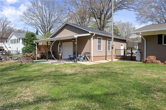 4056 Beaver Brook Road, Clemmons, NC 27012