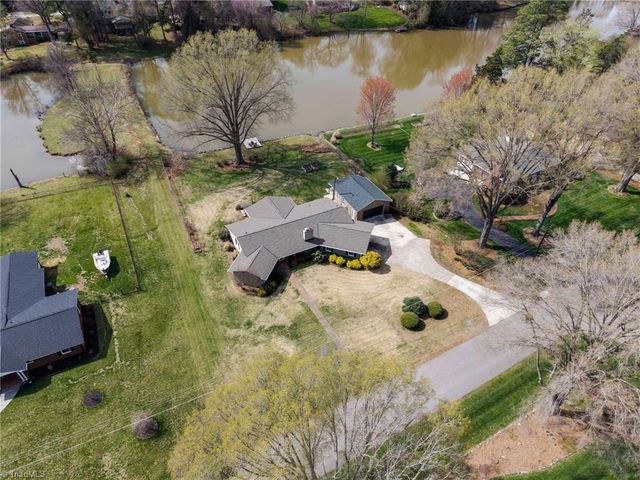 4056 Beaver Brook Road, Clemmons, NC 27012