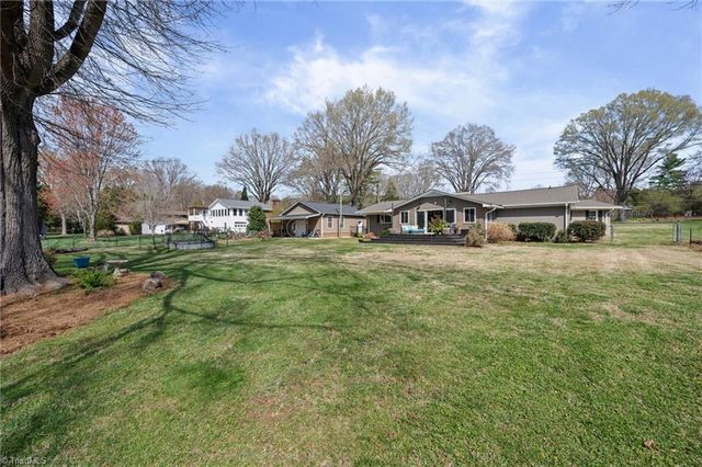 4056 Beaver Brook Road, Clemmons, NC 27012