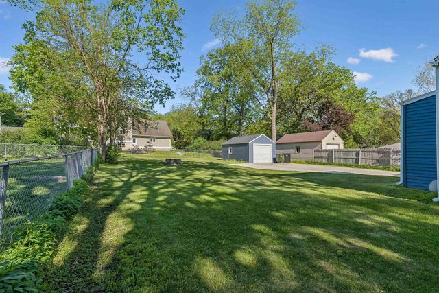 2603 Cedar Heights Drive, Cedar Falls, IA 50613