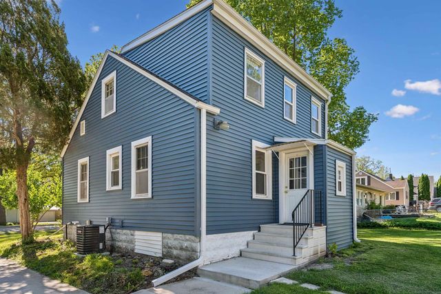 2603 Cedar Heights Drive, Cedar Falls, IA 50613