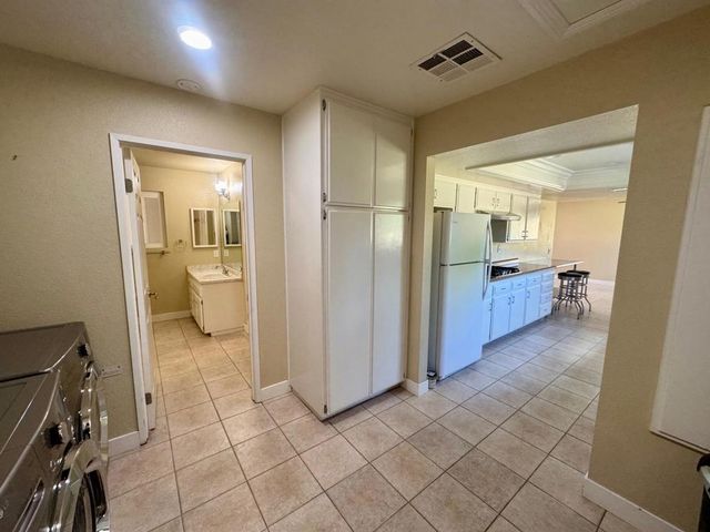 2231 N Los Alamos Road, Palm Springs, CA 92262