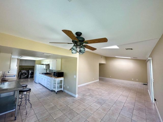 2231 N Los Alamos Road, Palm Springs, CA 92262